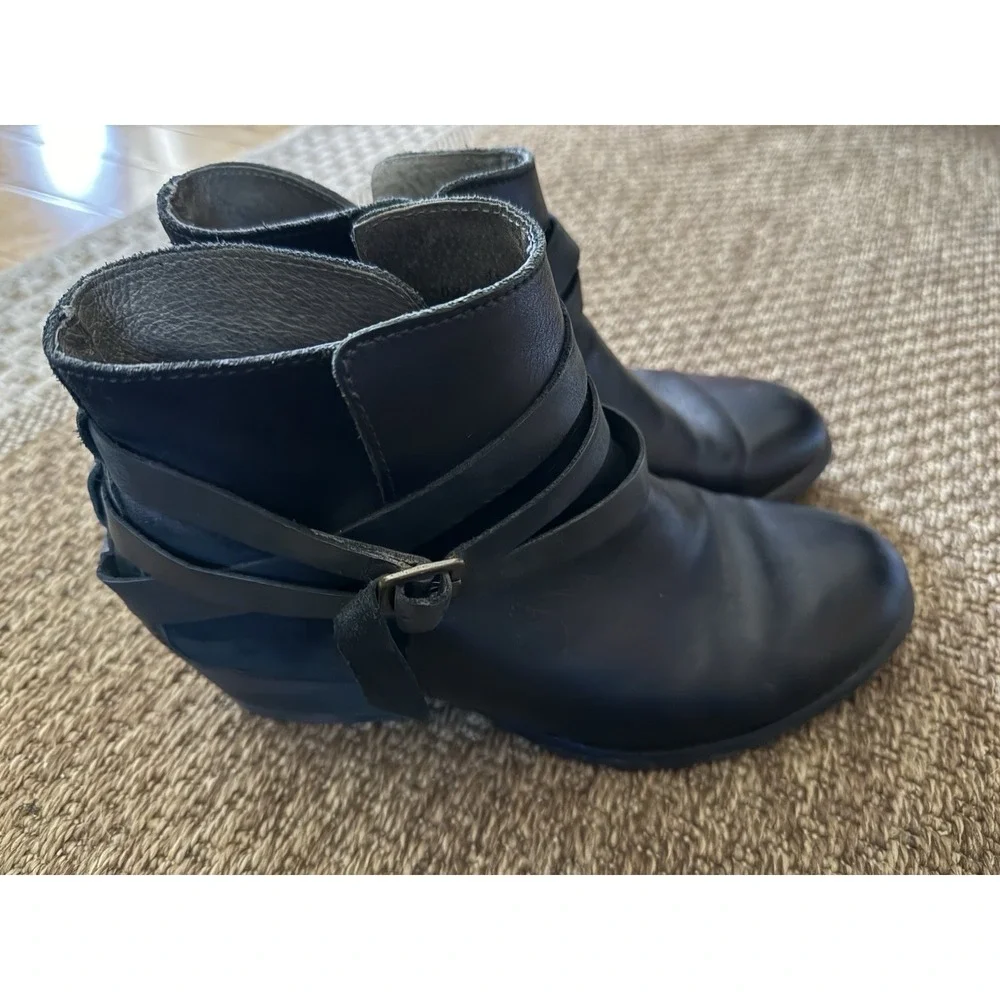 H by Hudson Vintage Black Leather And Suede Chelsea Boots With Straps‎ Size 41